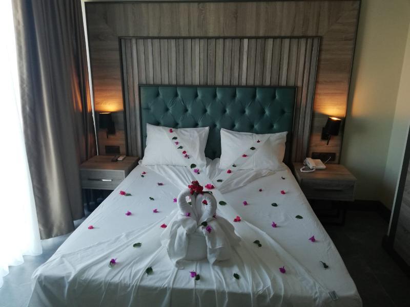 Rodinn Park Hotel Анталия Екстериор снимка