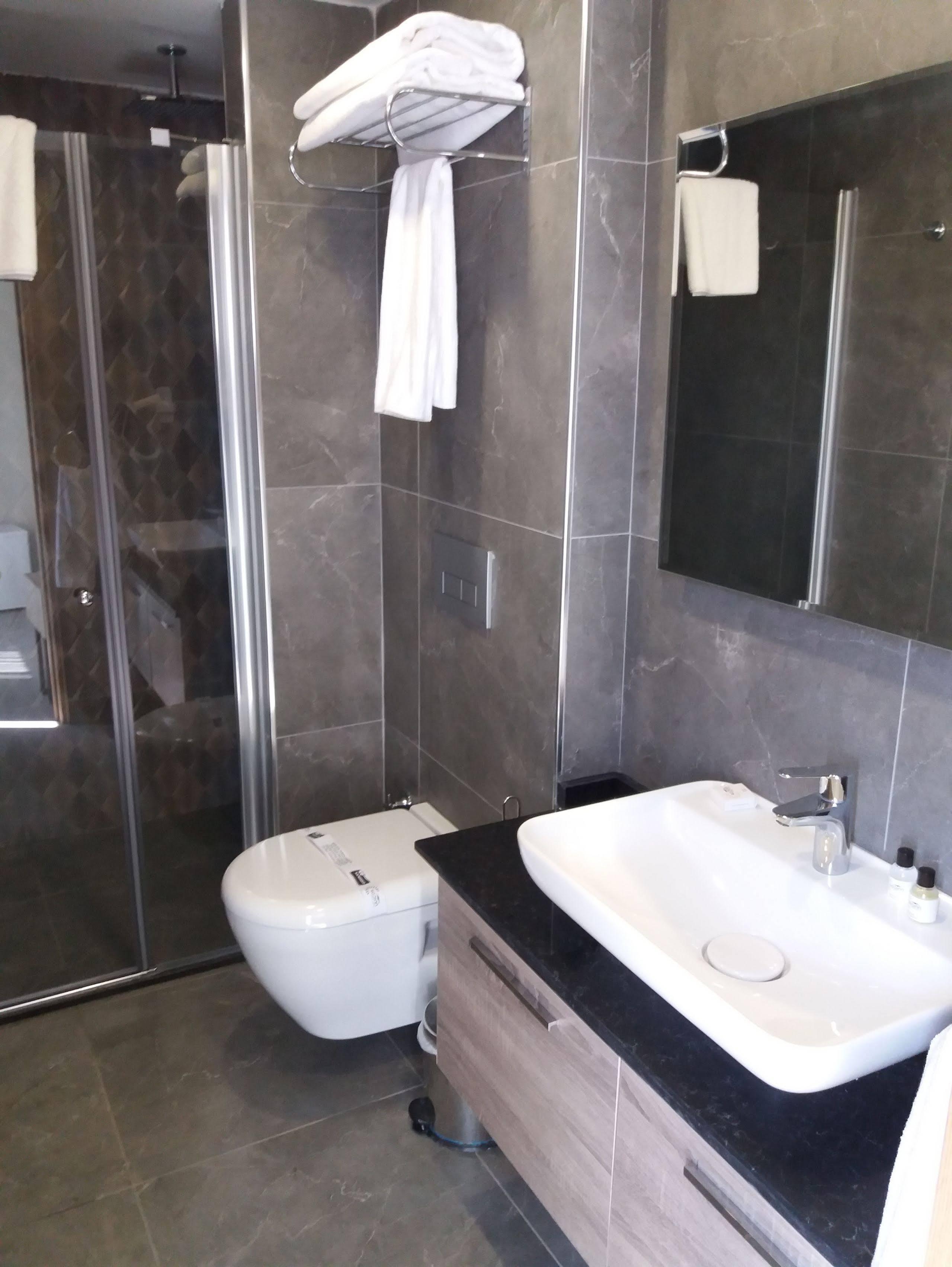Rodinn Park Hotel Анталия Екстериор снимка