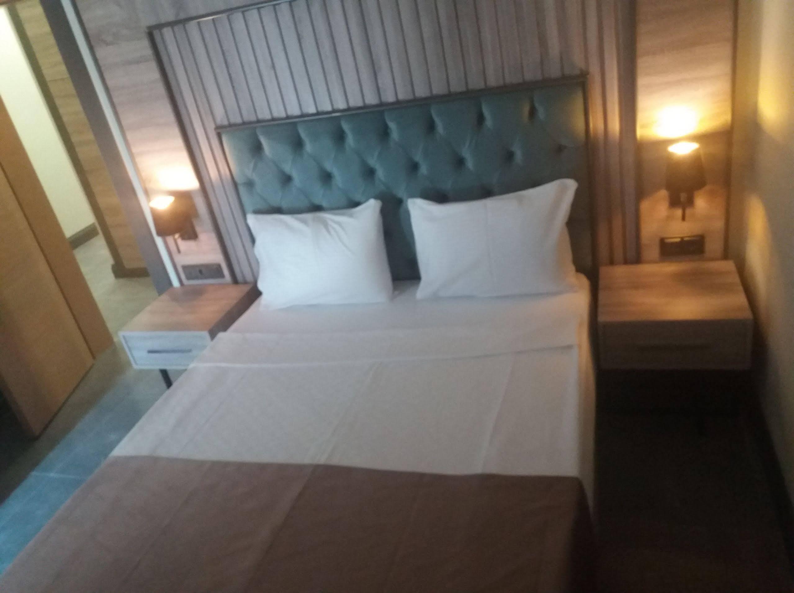 Rodinn Park Hotel Анталия Екстериор снимка